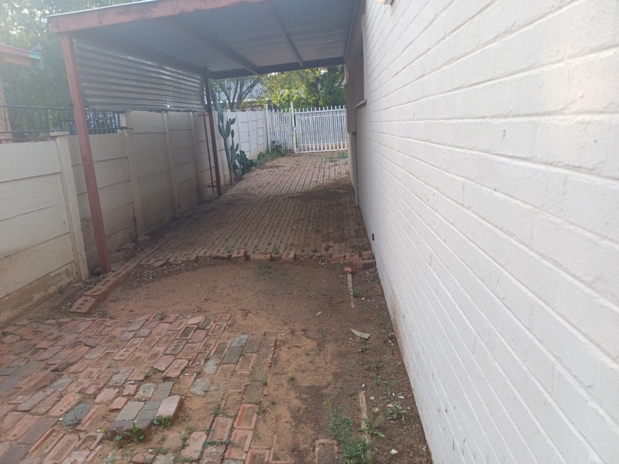 2 Bedroom Property for Sale in Uitsig Free State